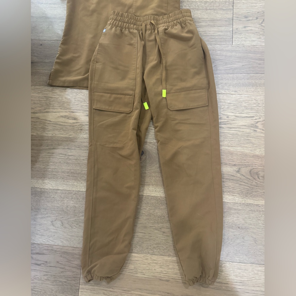 Women’s Figs XS camel colored scrubs *SEE NOTE ABOUT TOP**